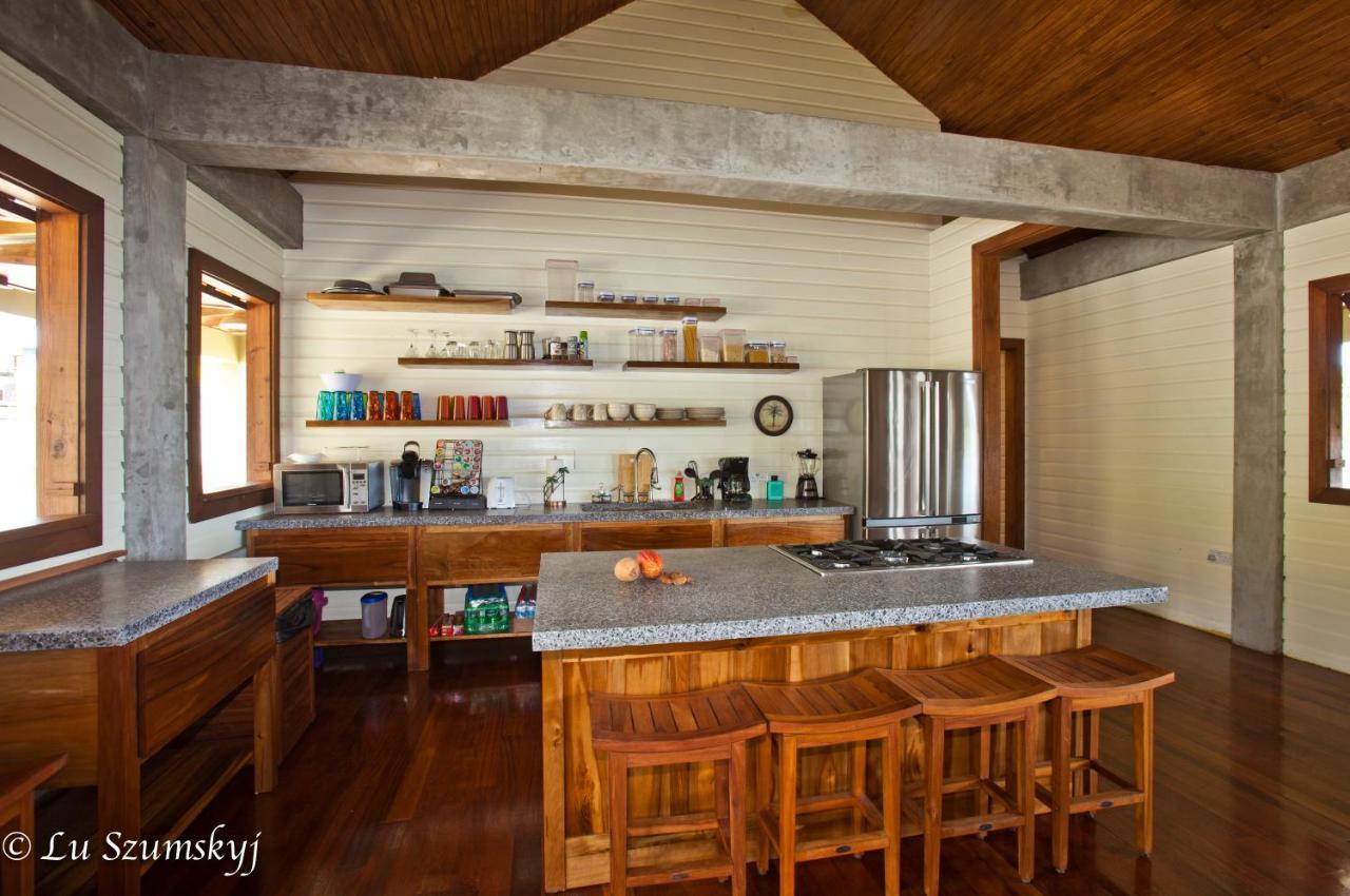 Pagua Bay House - Oceanfront Cabana'S Marigot Kültér fotó